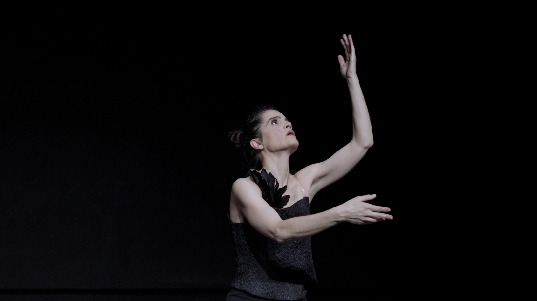 INK na gostovanju u Zagrebu: Intimni plesni solo Roberte Milevoj “S Robertom” u ZPC-u