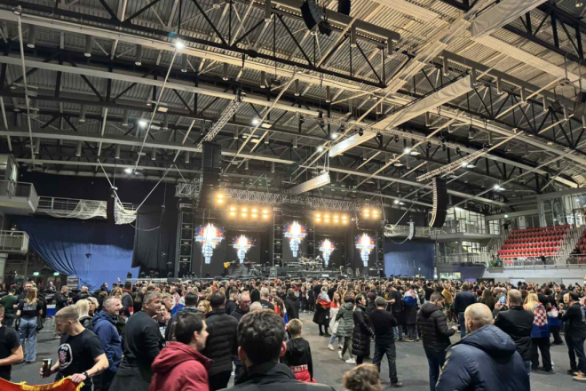 BROJNI POSJETITELJI ZAUZELI SVOJA MJESTA! Sve je spremno za večerašnji Thompsonov koncert u Žatici