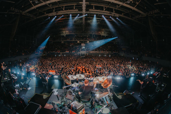 (FOTO) U ispunjenoj Žatici održan prvi Thompsonov koncert u Poreču!