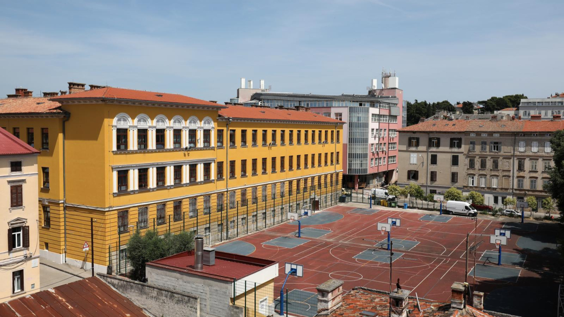 Zabrinuti bivši učenici i nastavnici traže reakciju konzervatora zbog dvorane uz pulsku Gimnaziju