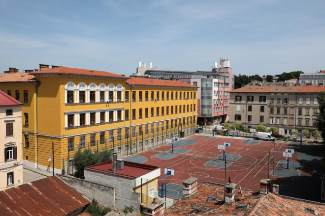 Zabrinuti bivši učenici i nastavnici traže reakciju konzervatora zbog dvorane uz pulsku Gimnaziju