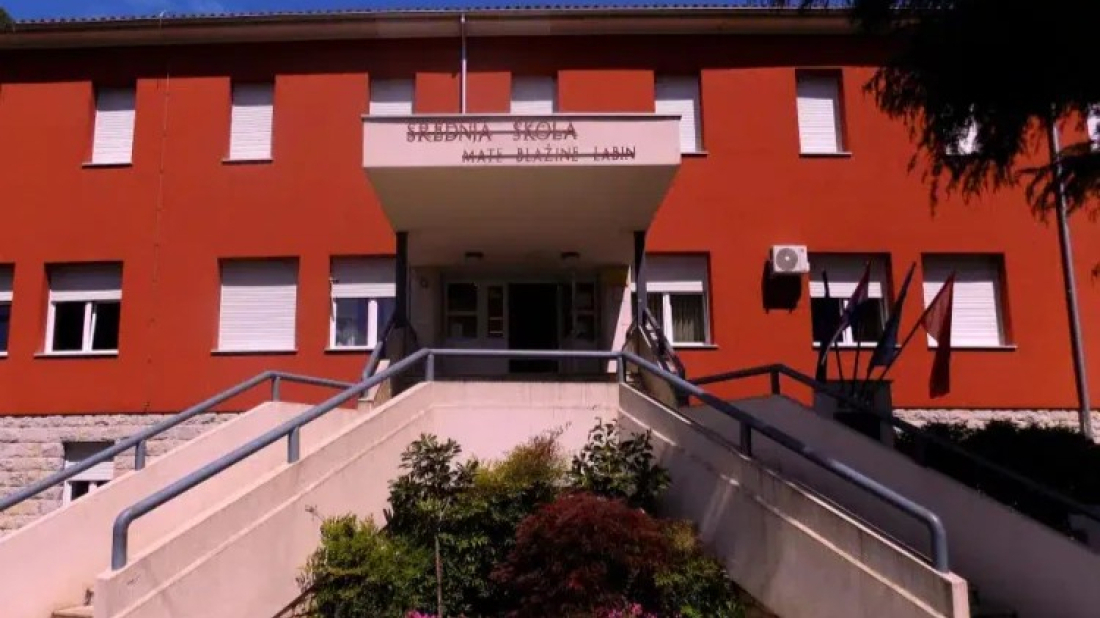 Srednja škola Mate Blažine Labin dobila 4000 eura za projekt „Čuvari mora – ispod površine“