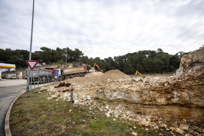 Na ulazu u Pulu započela gradnja novog  supermarketa!