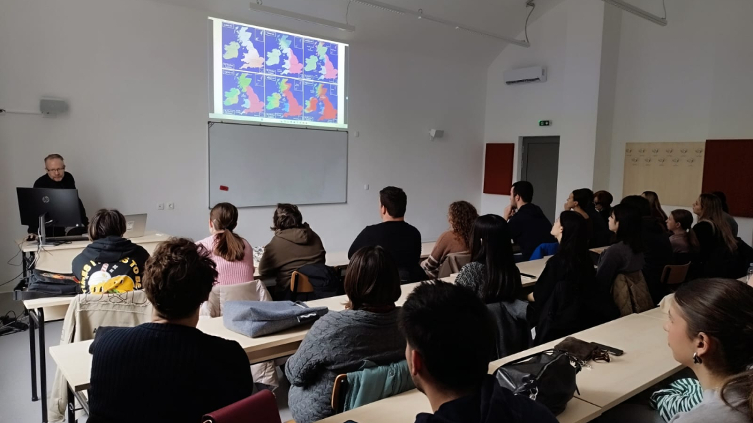 Što se skriva iza engleskog jezika? Britanski teoretičar održao predavanje u Puli