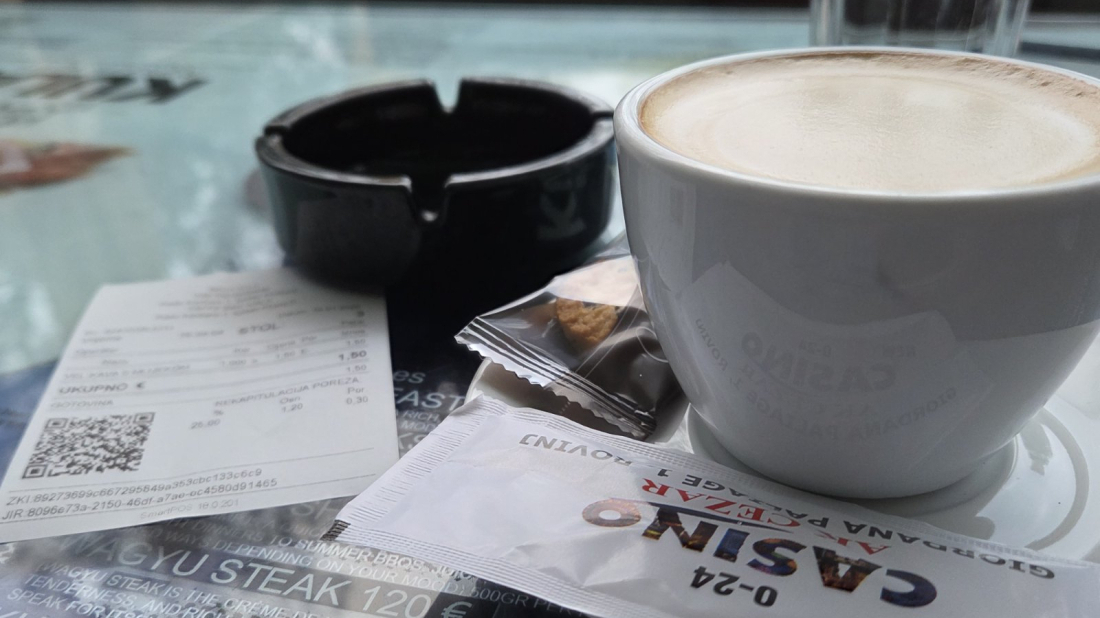 Ugodno iznenađenje! U centru Poreča veliki macchiato platili smo 1,5 eura