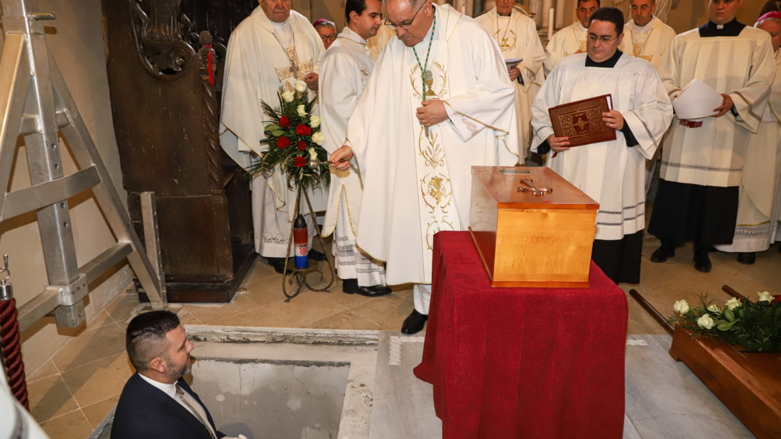 FOTO: Juraj Dobrila napokon počiva u Poreču — povijesni povratak istarskog biskupa u Eufrazijevu