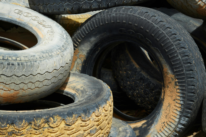 Otpadne gume mjesecima se ne preuzimaju: Možemo! Pula traži hitnu i jasnu reakciju Fonda za zaštitu okoliša