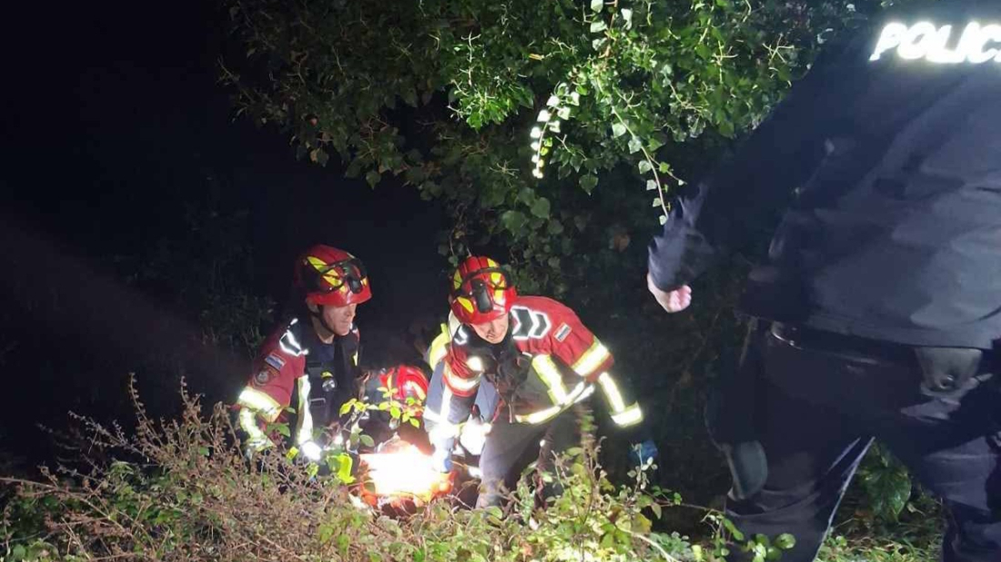 AKCIJA SPAŠAVANJA NA TVRĐAVI KOD BALA Mladić pao sa zida, vatrogasci ga izvlačili u zahtjevnoj akciji
