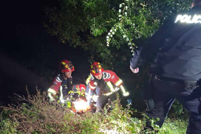 AKCIJA SPAŠAVANJA NA TVRĐAVI KOD BALA Mladić pao sa zida, vatrogasci ga izvlačili u zahtjevnoj akciji