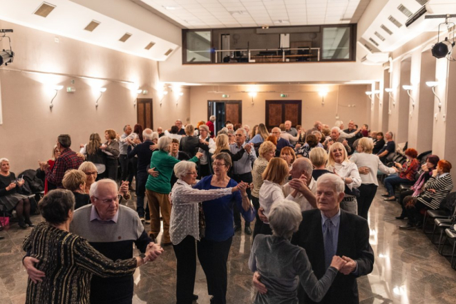 Pula: Novi ciklus plesnih večeri za umirovljenike započeo uz Duo Magnolia