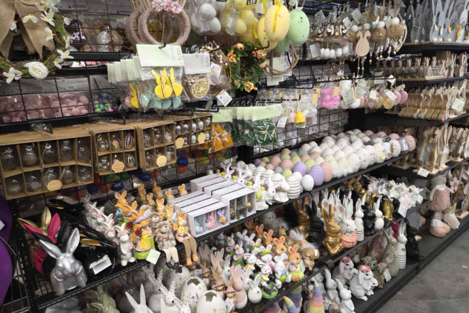 Foto: Još se nisu ugasila božićna svjetla, a Uskrs je već stigao u trgovine