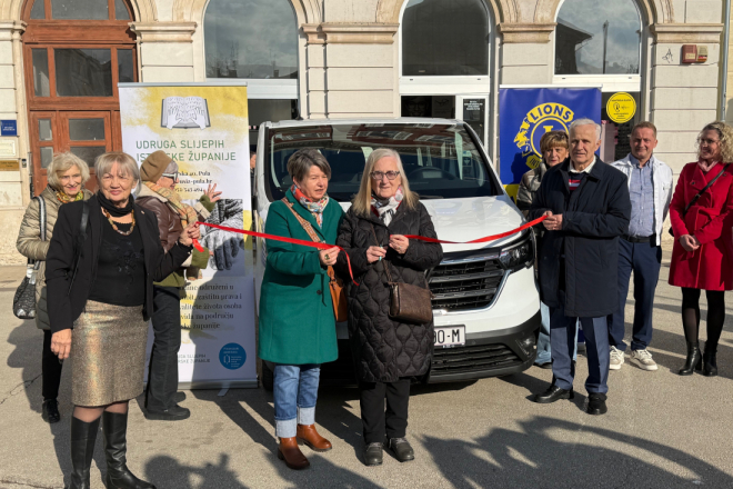 Udruga slijepih Istarske županije novo kombi vozilo dobila zahvaljujući brojnim donacijama