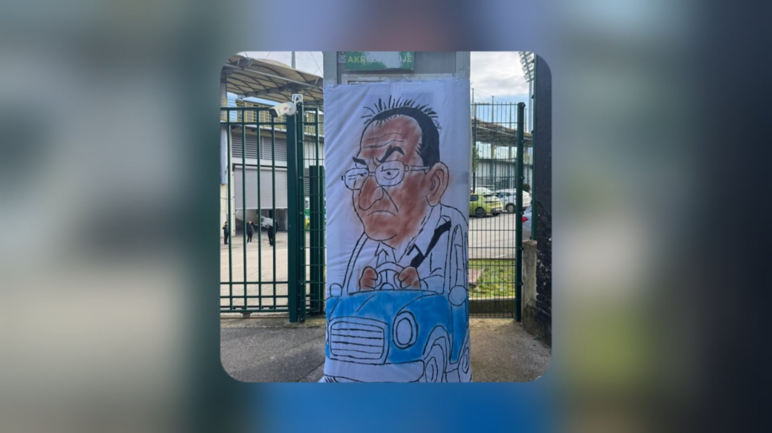 Karikatura Damira Miškovića osvanula ispred stadiona Aldo Drosina, ali ubrzo je uklonjena