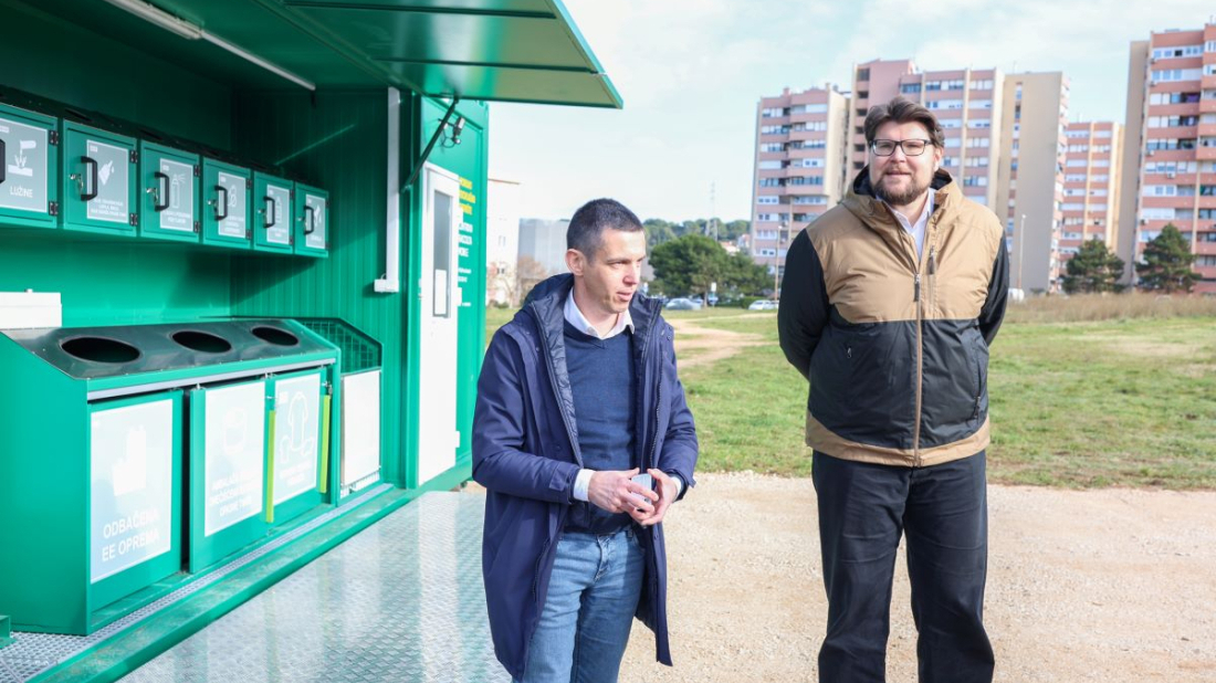 Pula dobila mobilno reciklažno dvorište: Otpad se odlaže po kvartovima