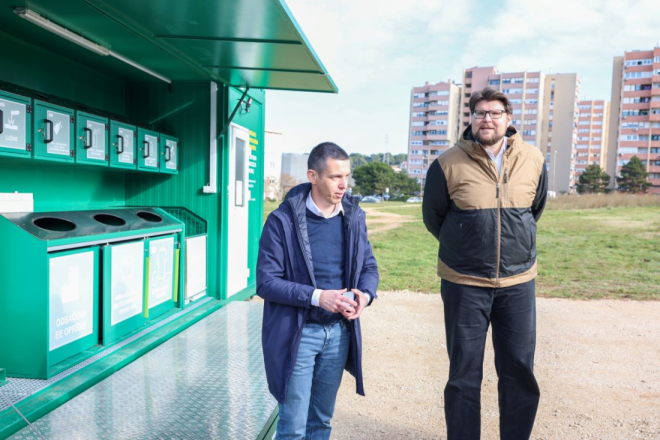Pula dobila mobilno reciklažno dvorište: Otpad se odlaže po kvartovima