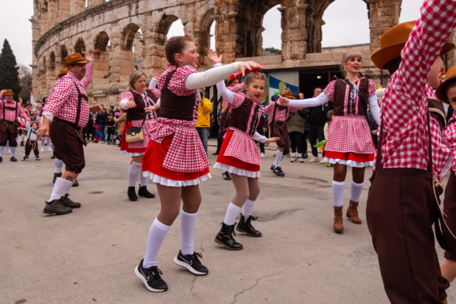 ISTRA POD MASKAMA! Počelo je najveselije doba godine