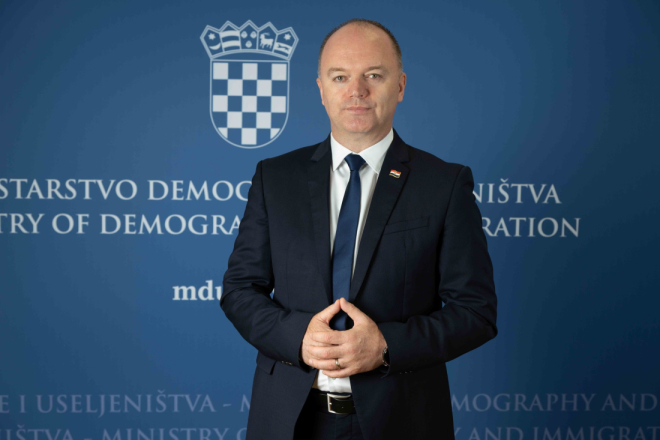 Ministar Šipić iz Pazina poručio: 'Istra pokazuje da se demografski trendovi mogu usporiti!'