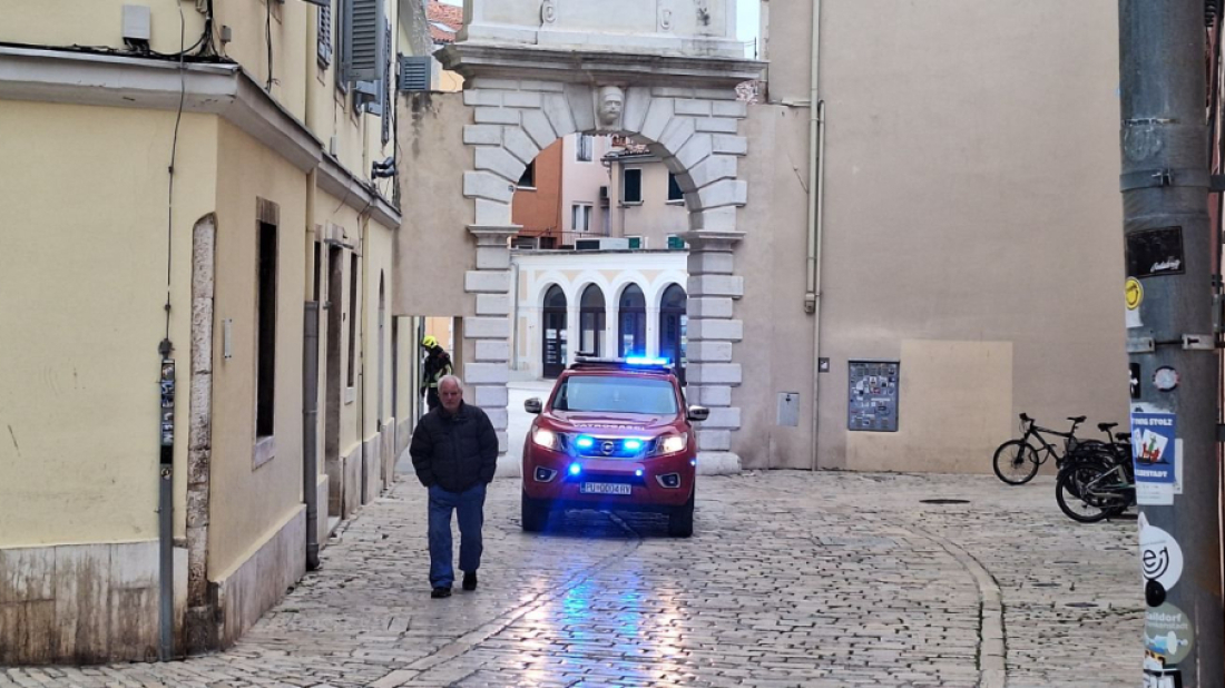Neugodan miris digao uzbunu u centru Rovinja