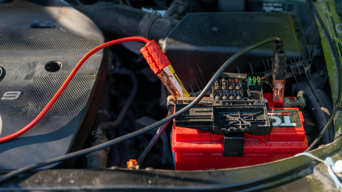 Poreč: Muškarac iz trgovine u Žbandaju ukrao akumulatore i punjače pa pobjegao