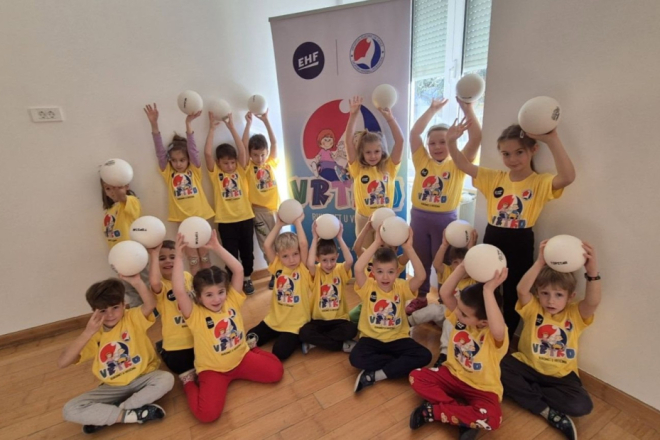 Mali sportaši u DV Neven Rovinj: Rukomet kroz igru osvaja vrtićke skupine