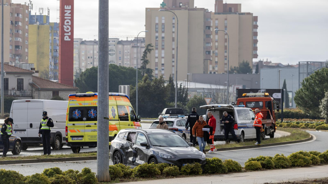 Sudar u Puli na kružnom toku u Šijani!
