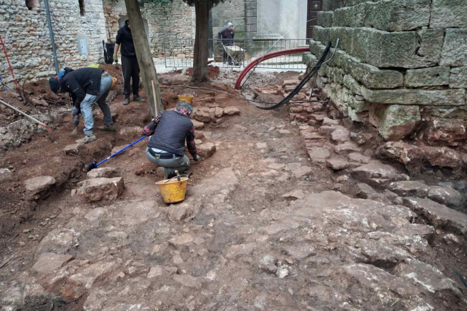 Arheološka istraživanja na trgu u Balama: završna faza uređenja starogradske jezgre!