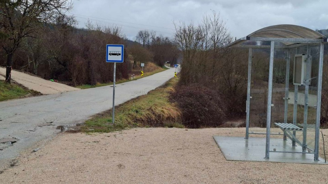 Pazin: Zarečje dobilo autobusnu čekaonicu i usporivače prometa