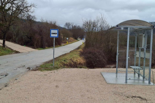 Pazin: Zarečje dobilo autobusnu čekaonicu i usporivače prometa