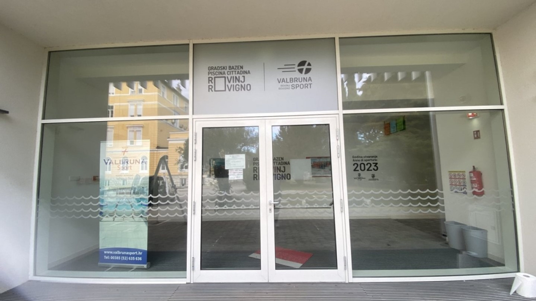 Rovinj: Novo ruho ulaza na gradski bazen obilježeno motivima vode i valova