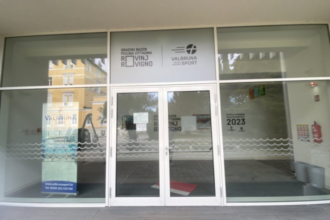 Rovinj: Novo ruho ulaza na gradski bazen obilježeno motivima vode i valova