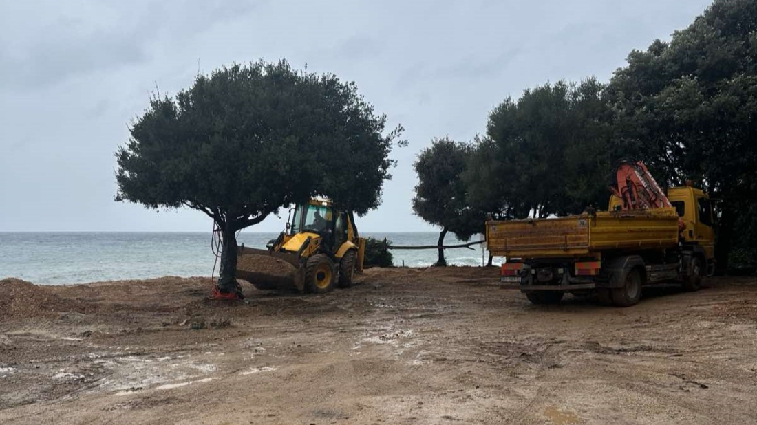 Uklanjanje nasipanog materijala započelo već jutro nakon izlaska redarstva