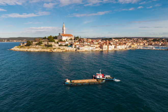Rovinj: Sjeverni lukobran na Svetoj Katarini gradi se prema planu, u tijeku ključna faza radova