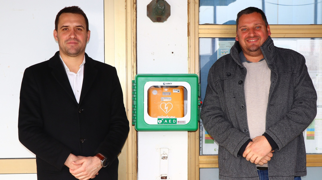 'SVAKA MINUTA JE BITNA' U Barbarigi postavljen automatski vanjski defibrilator