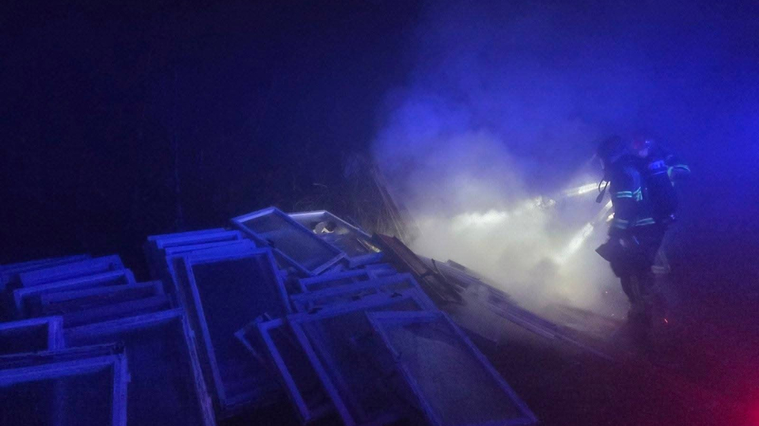 Ilegalno spaljivanje otpada izazvalo požar u Pazinu