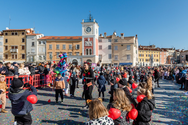 Ključevi Grada u rukama Meštra Karnevala: Službeno starta karnevalsko slavlje u Rovinju-  Rovigno