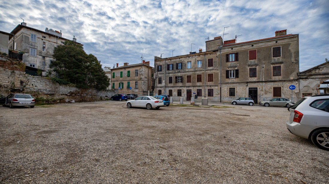 Uređuje se parkiralište uz Arenu: Gladijatorska ulica dobiva 27 novih parkirnih mjesta