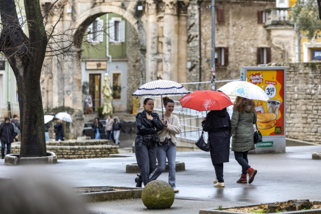 Istra i dalje pod kišnim oblacima: Nestabilno vrijeme obilježit će ostatak tjedna