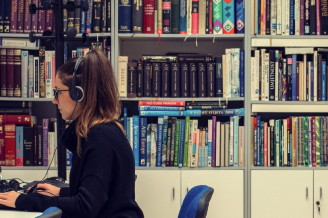 Pulska knjižnica omogućila posudbu zvučnih e-knjiga na mobitelu i računalu