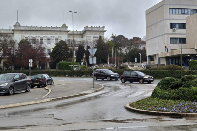 Dvoje maloljetnika nestalo u Puli: Policija traga za Monikom i Vinkom