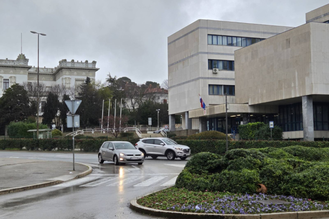U Puli više osoba pretuklo i opljačkalo Rusa