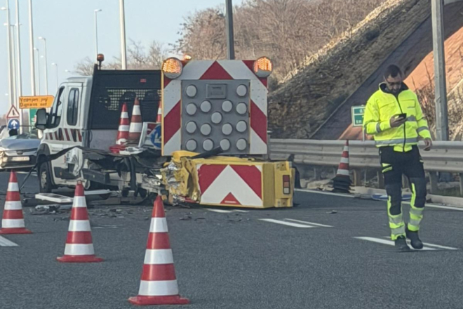 Sudar kamiona i automobila na Ipsilonu kod Vodnjana, ozlijeđene su dvije osobe