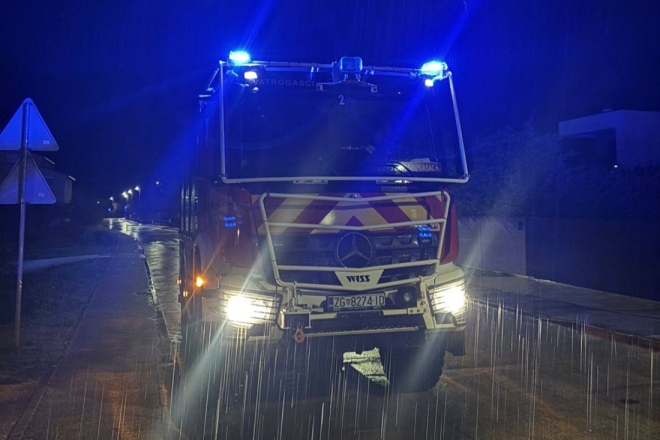 Noćna intervencija u Vodnjanu i Galižani: Vatrogasci ispumpavali vodu nakon obilnih oborina