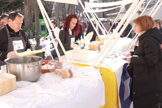 Kraj Pulskog karnevala: Pusna marenda na tržnici i večernje spaljivanje Pusta na Mandraču