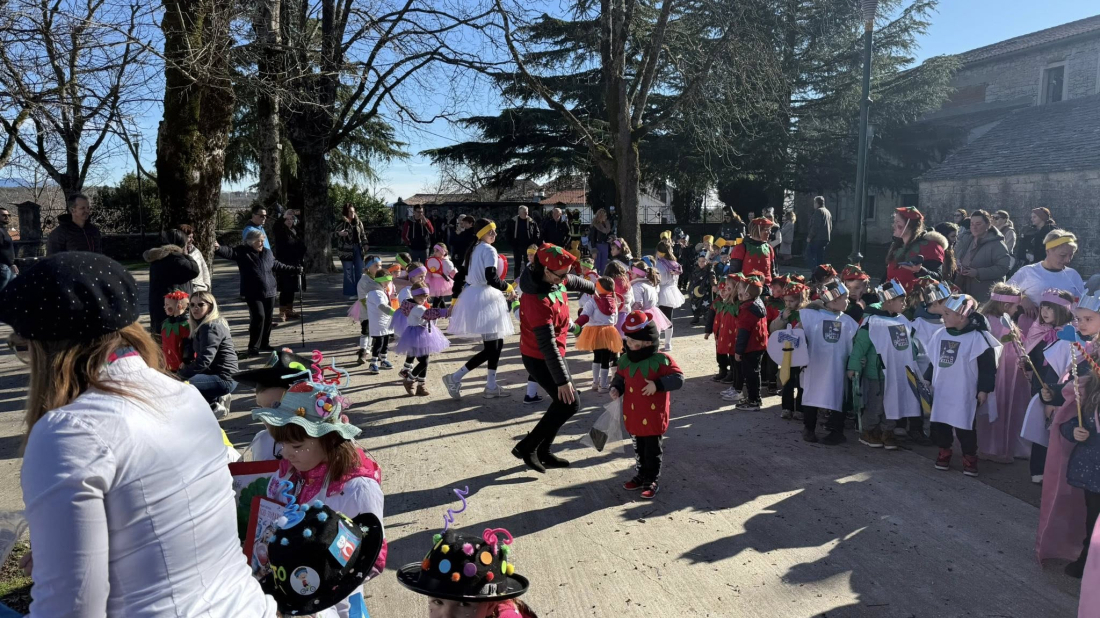 U Žminju obilježen Pust: Prljavko osuđen uz smijeh i veselje, sudjelovalo čak 200 mališana