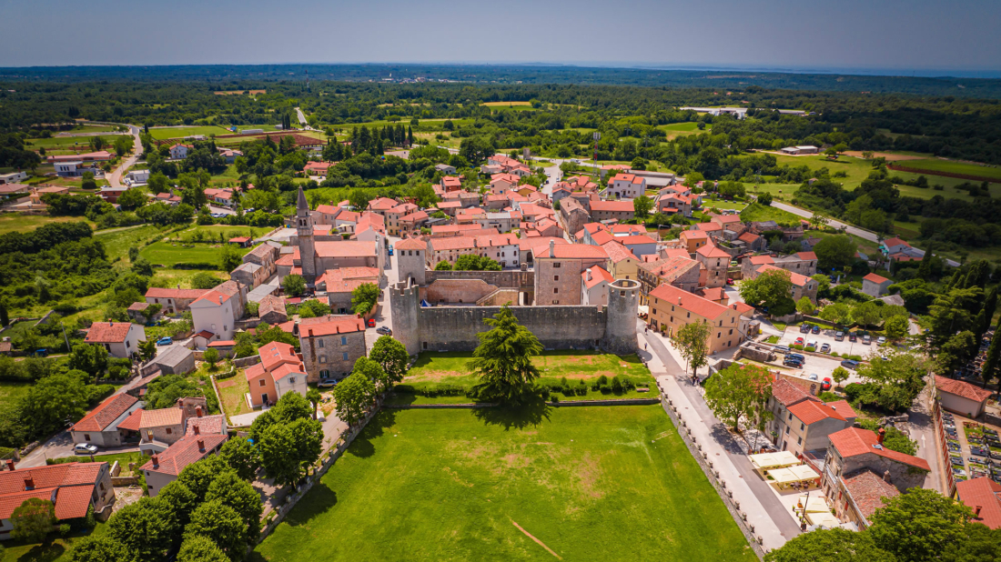 Svetvinčenat povlači ručnu: Kraj širenja turističke gradnje, fokus na stanovanje i kvalitetu života