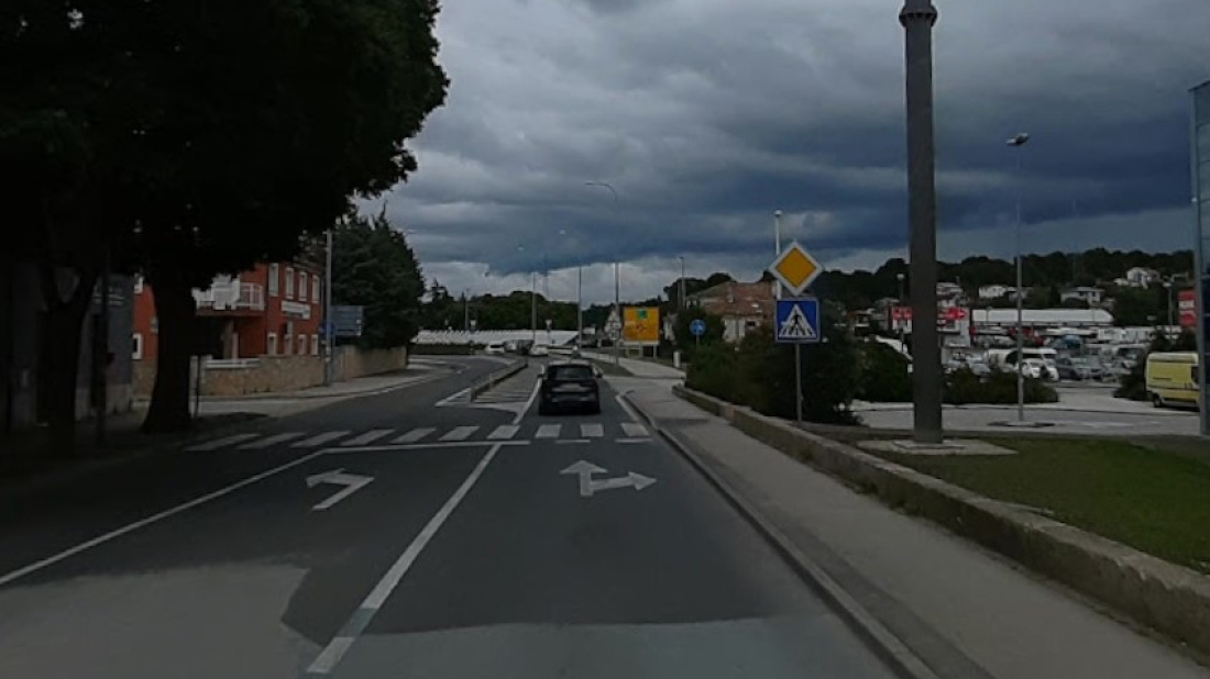 85-godišnja vozačica udarila pješakinju na pješačkom prijelazu u Puli