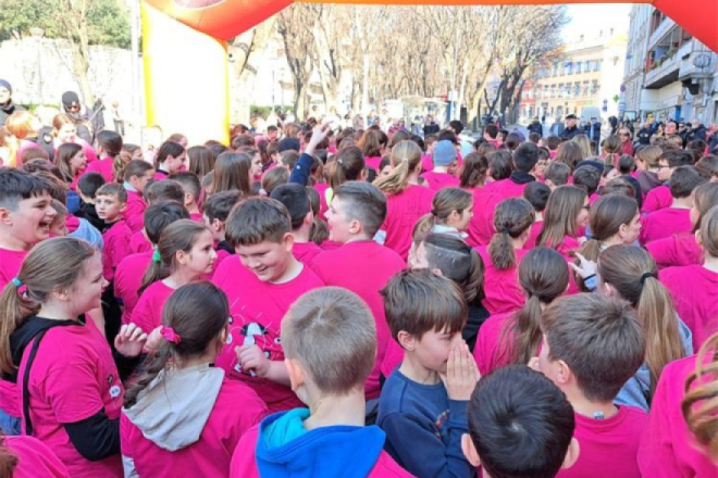 Ružičasta utrka u Umagu kao poruka protiv nasilja među djecom i mladima