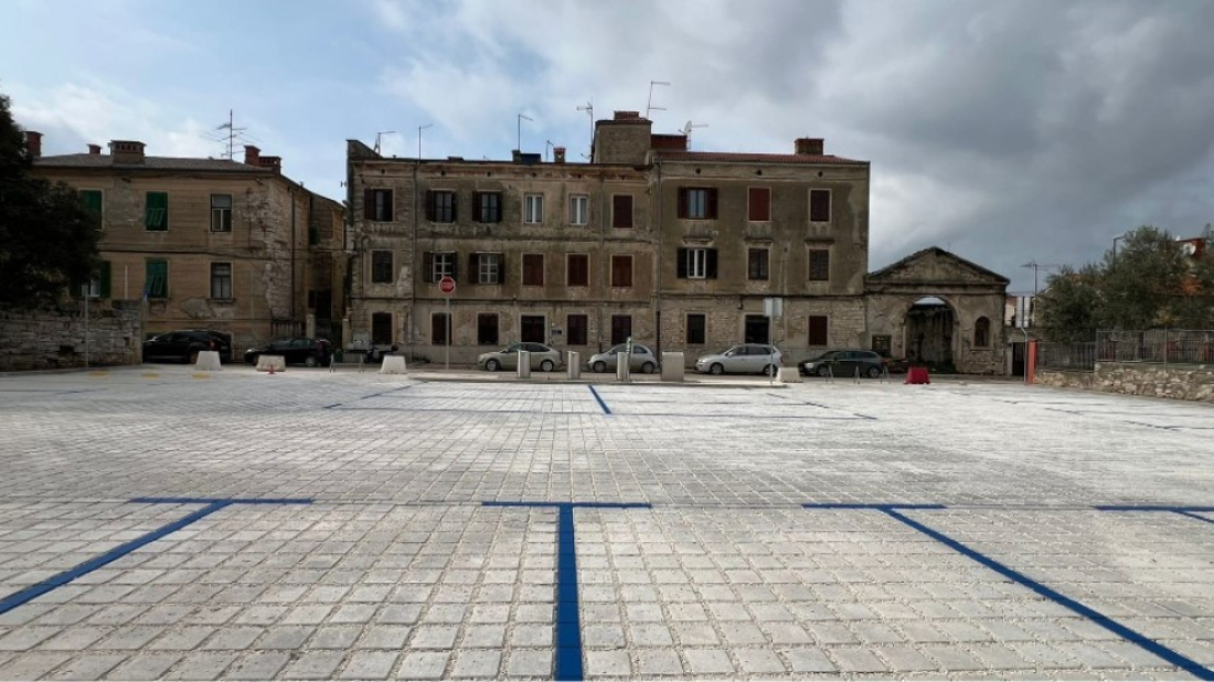 Uređeno parkiralište u Gladijatorskoj ulici - građanima dotupno 25 parkirnih mjesta uz pulsku Arenu