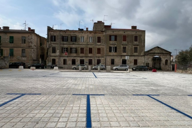 Uređeno parkiralište u Gladijatorskoj ulici - građanima dotupno 25 parkirnih mjesta uz pulsku Arenu