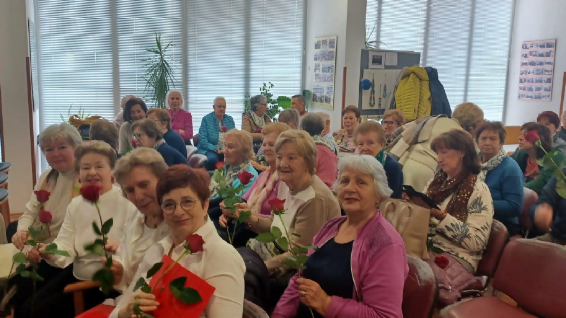 Foto: Otvorena izložba kreativnih radova članova Udruge umirovljenika Rovinj